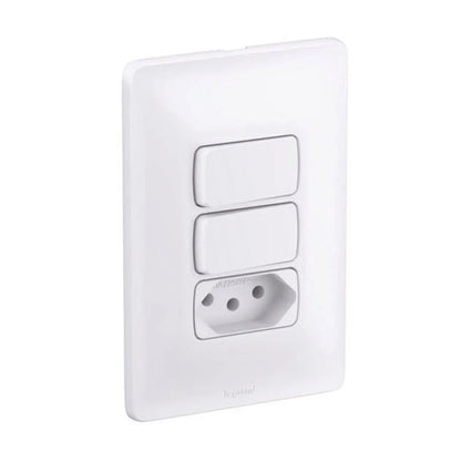 Conjunto 2 Interruptores Simples e 1 Tomada 2 Polos e Terra 10A com Placa Linha Zeffia GL