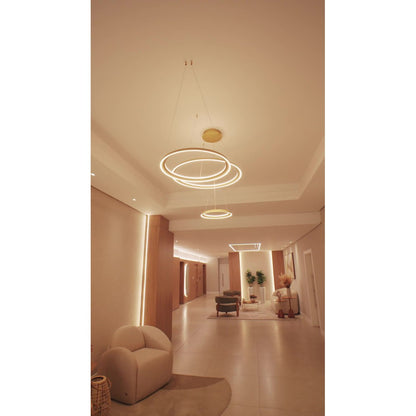 Pendente Bella Pieghe 50cm Branco e Dourado 8xE27